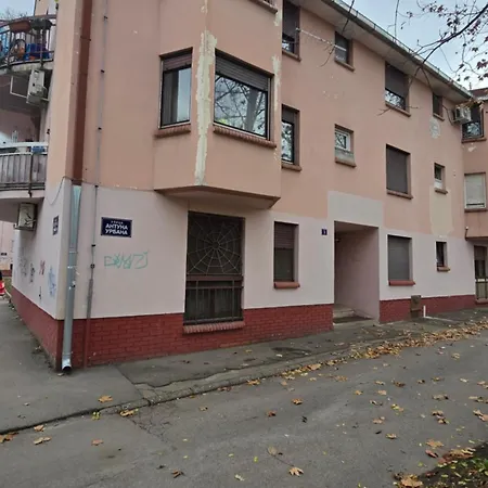 Medonis Апартаменты Нови-Сад